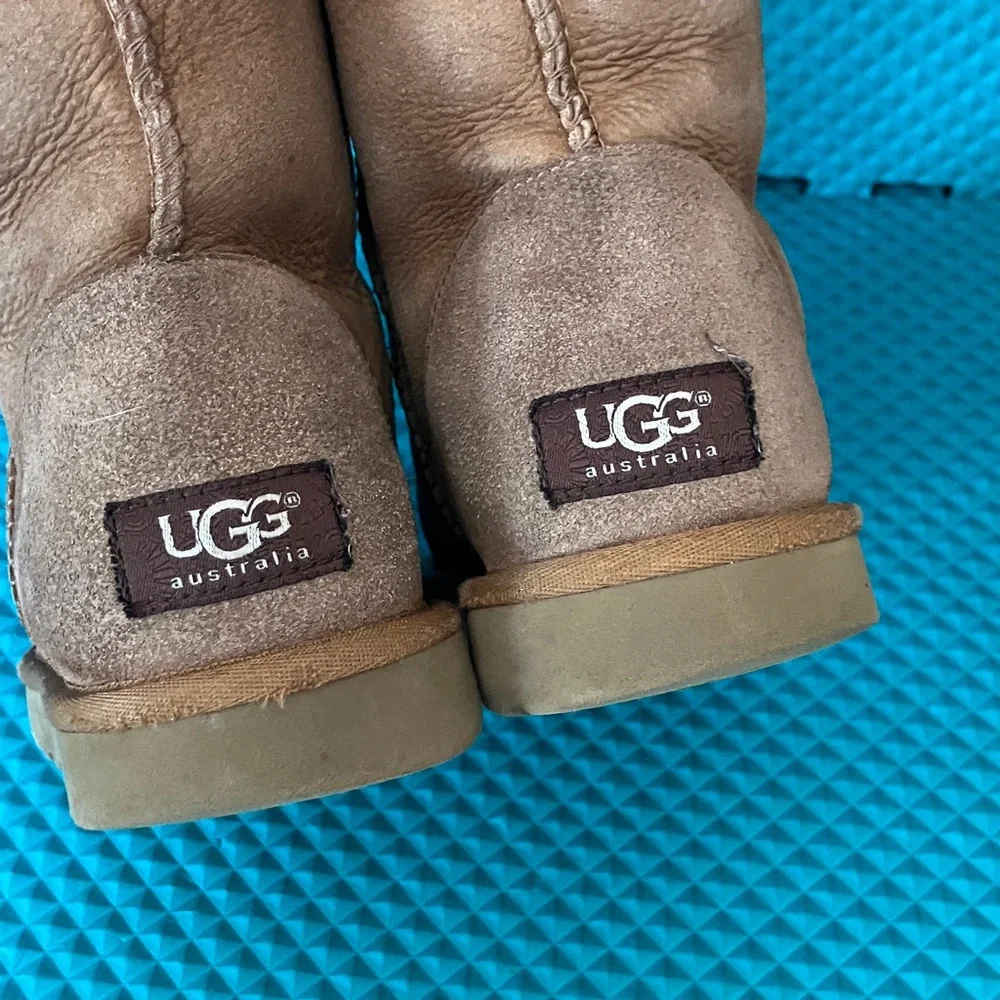 UGG women classic